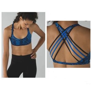 Lululemon Free To Be Wild Ziggy Sports Bra blue snakeskin